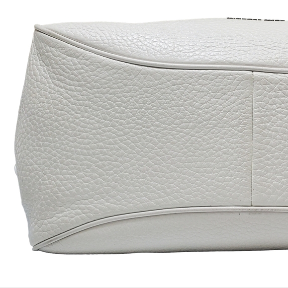 MICHAEL KORS Dalia Pebbled Leather Shoulder Bag in White - Picture 7 of 10